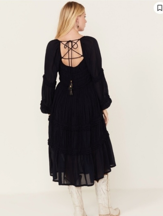 Idyllwind Dresses & Skirts - Idyllwind Romantic Ruffle Tiered Midi Dress Navy Blue‎ Lace Up Size M